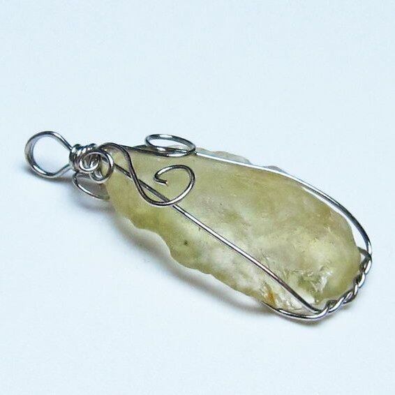 リビアングラス ペンダント 一点物 メール便可 112-13641