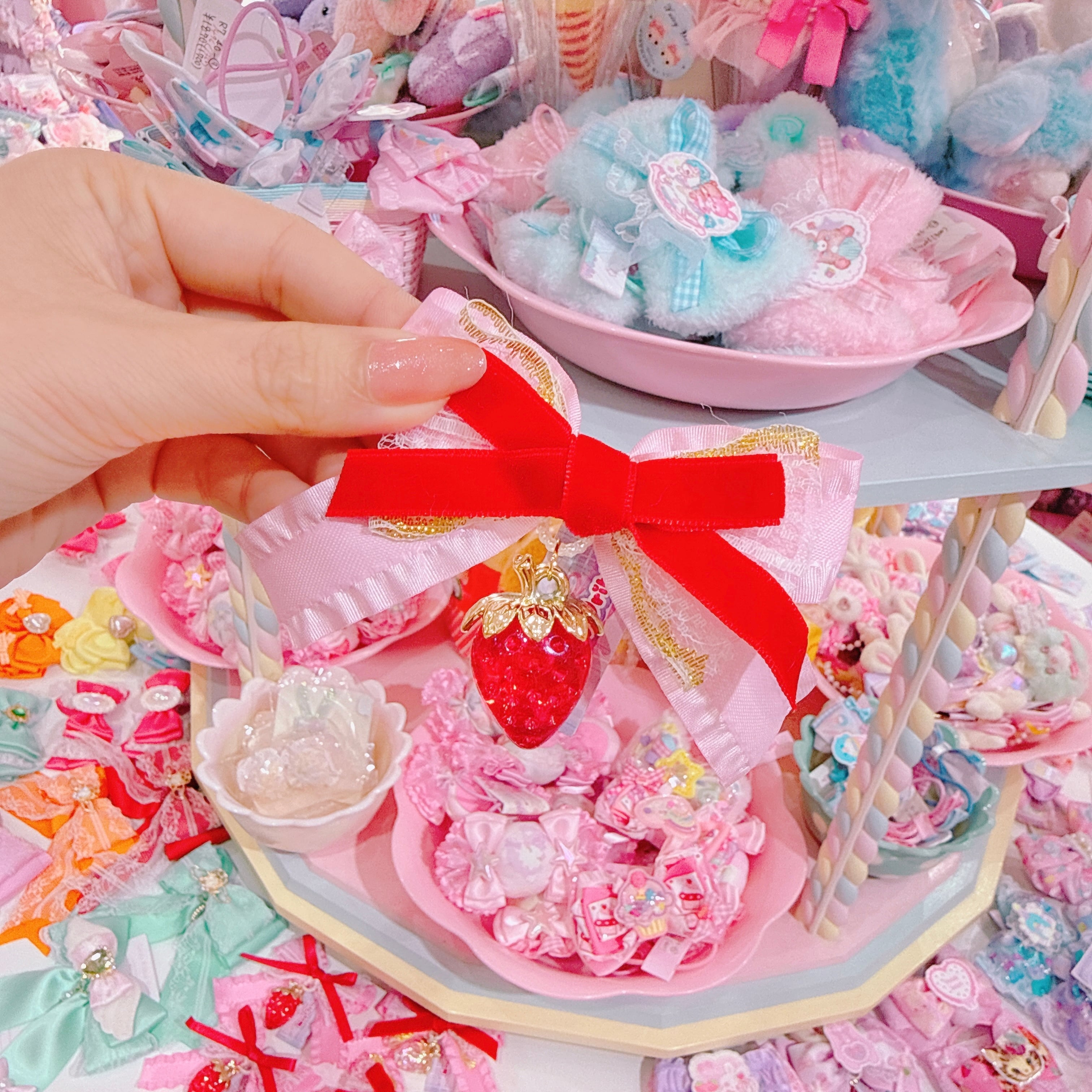 【F7】64-28いちごリボンヘアクリップ