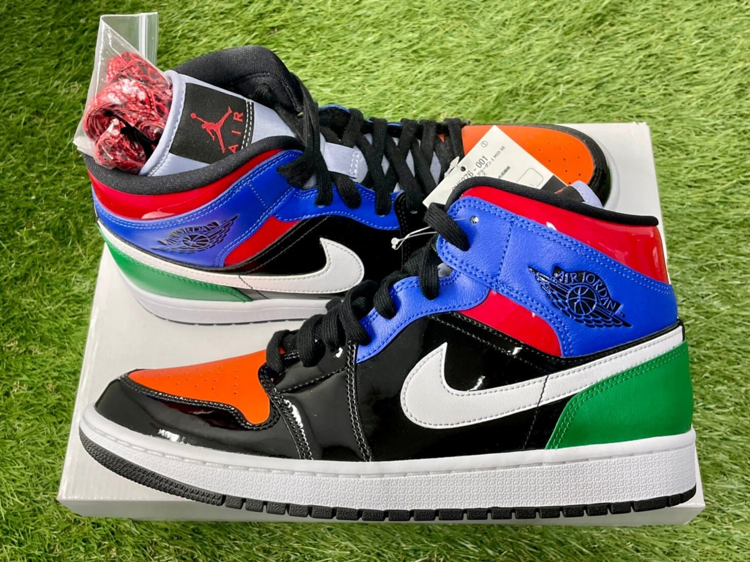 Nike AIR JORDAN 1 MID PATENT BLEND