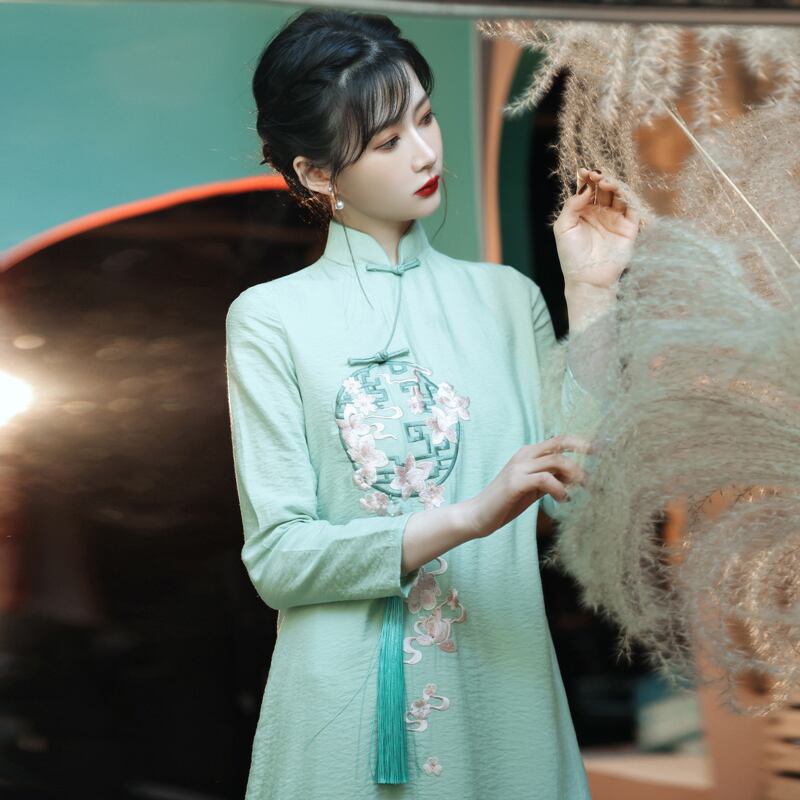 Ruyunシリーズ チャイナドレス チャイナ風ワンピース エレガント 刺繍 普段着 結婚式 緑 紫色 Elegant