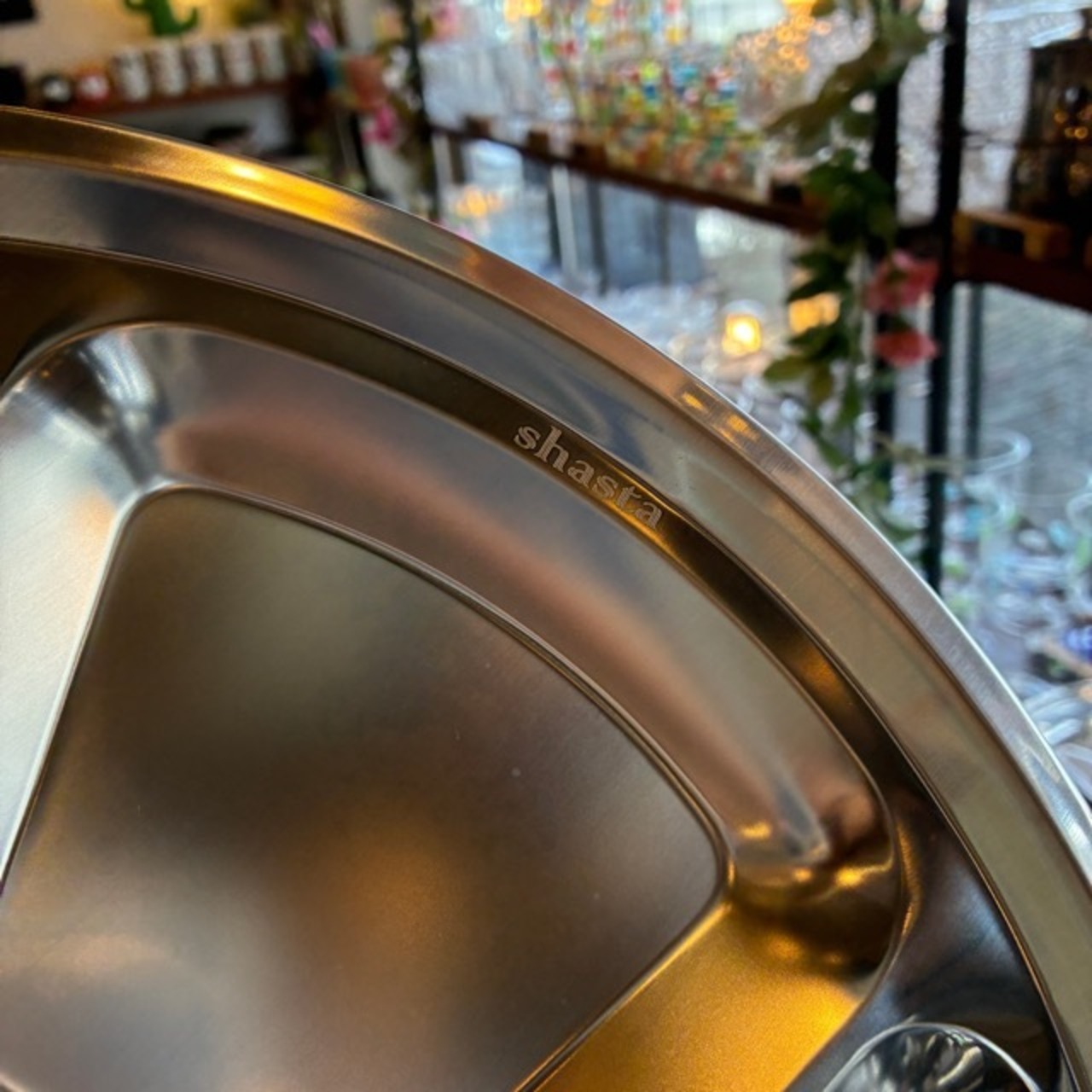shasta 32cm stainless steel plate / シャスタ ステンレスプレート32cm 皿 軽量 キッチン アウトドア キャンプ レジャー ピクニック バーベキュー BBQ 屋外 持ち運び 取り皿 食器 ギフト プレゼント おしゃれ