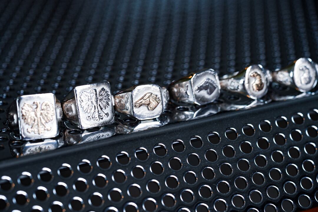 R-091 Square signet ring horsetail (K10 hose) | WAKAN SILVER SMITH