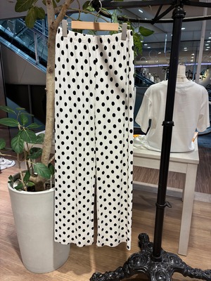ドットプリーツパンツ［Color:ホワイト］通常価格¥11,990→特別価格¥8,690