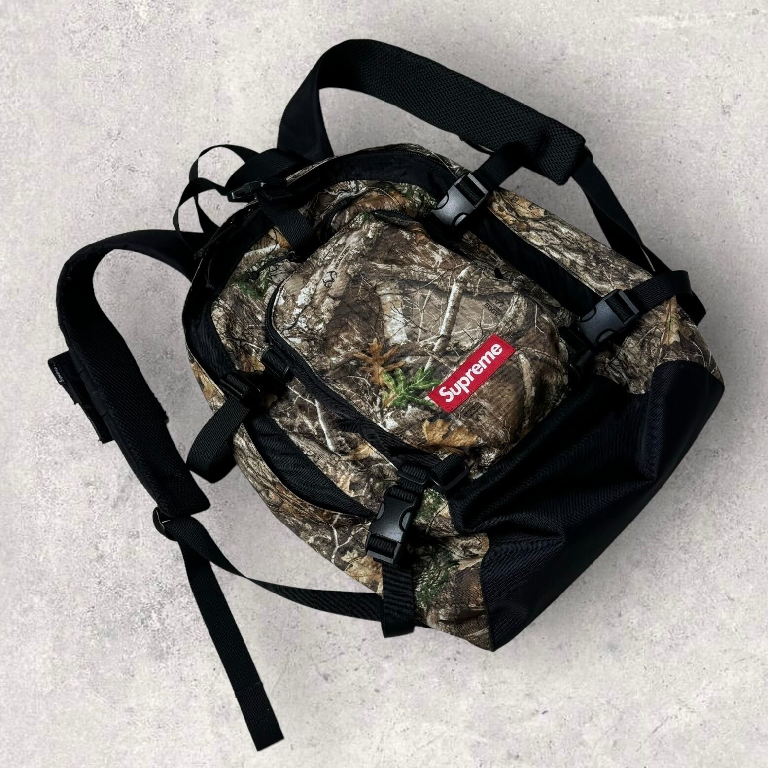 "00's Supreme" backpack real tree camo