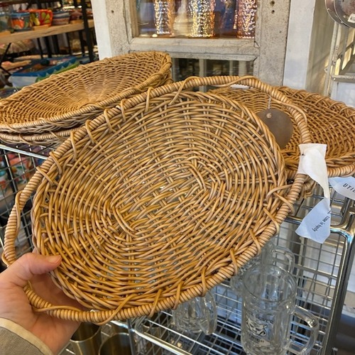Util Nair Round Colander　ユティル ナイール ざるオーバル　S　そばザル　平ざる　バスケット　食器　野菜　洗い物　水切り　