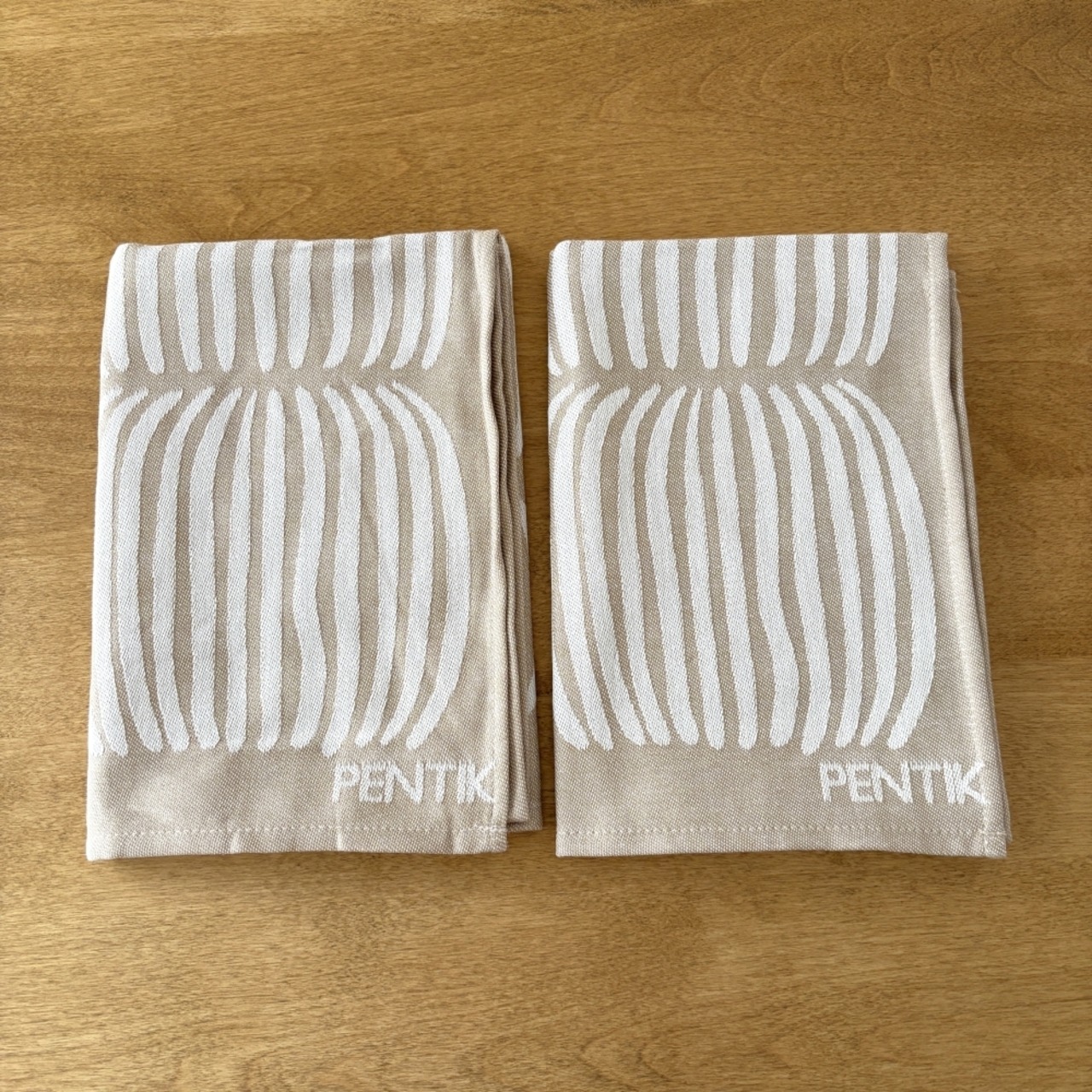 【PENTIK】Vilja Kitchen Towel（ヴィリヤ キッチンタオル） ライトブラウン 47x70 cm(2枚セット)