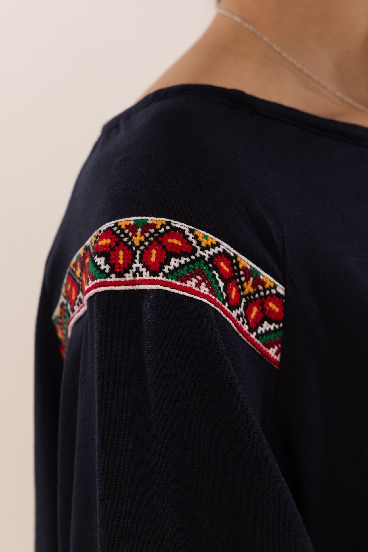 ウクライナ刺繍ヴィシヴァンカ　手刺繍　レディース・フリーサイズ - 10