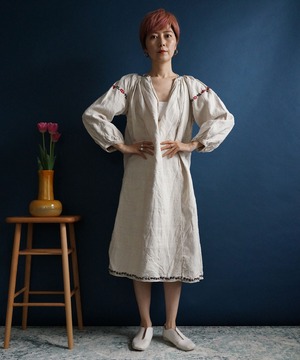 【送料無料】50's ukrainian embroidered linen vintage Dress