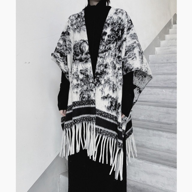 Large gradient pattern fringe oversized stole C0874