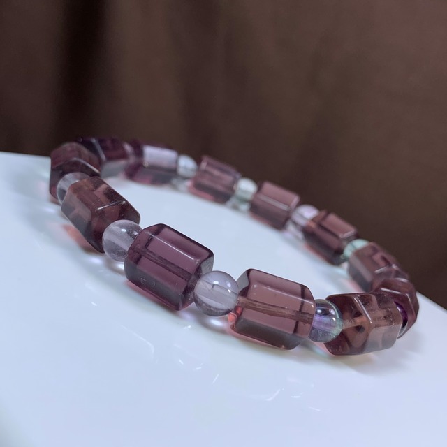 1.希少カラー☆カットフローライト・ブレスレット