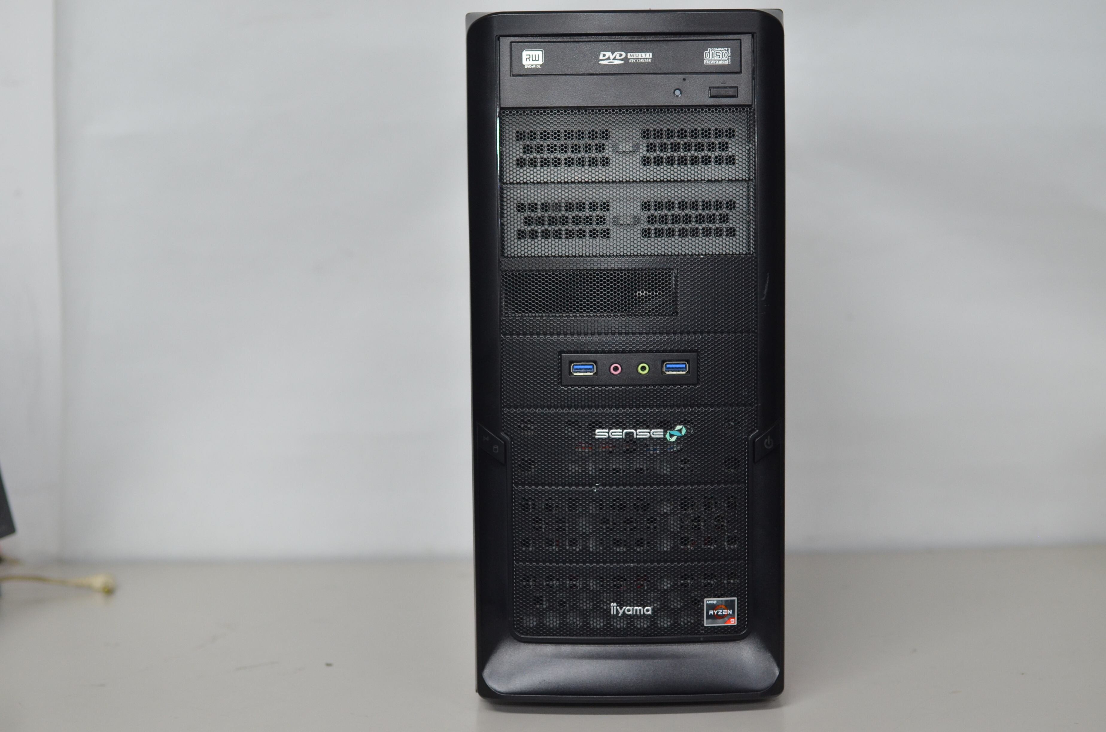 中古良品ゲーミングPC/Win11/AMD Ryzen 9-3900X/SSD512GB+HDD2TB 