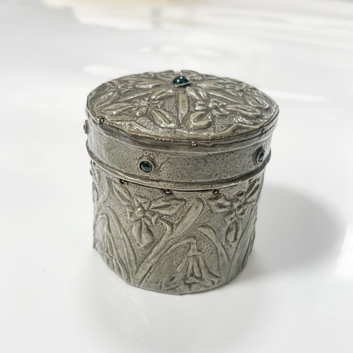 Late 1800's〜 Antique Art Nouveau Repousse Pewter & Wood Powder Box Made In France