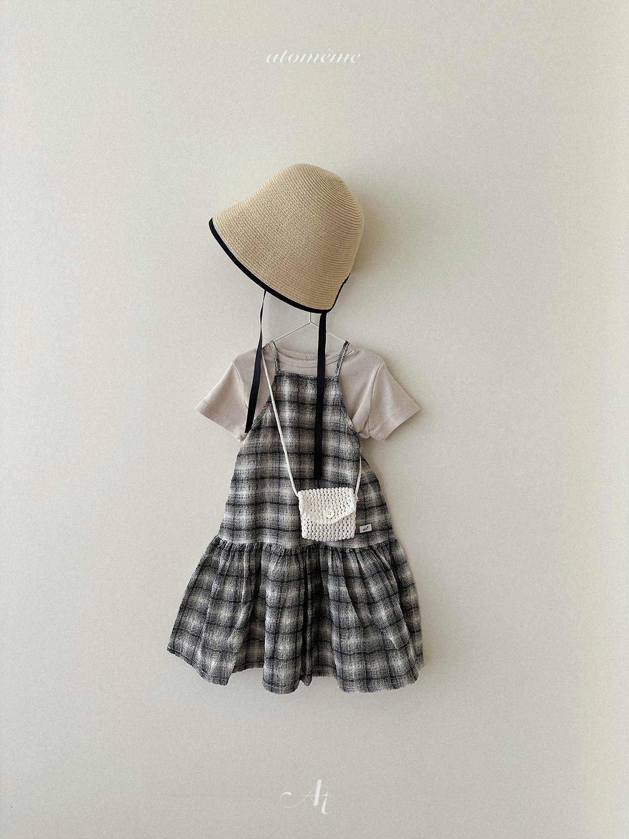 [atomeme] Blackberry Cut Tee / [아토메메] 블랙베리절개티