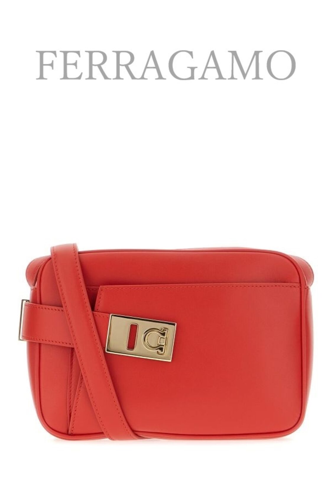 小さな赤いレザーのショルダーバッグ By：SALVATORE FERRAGAMO 