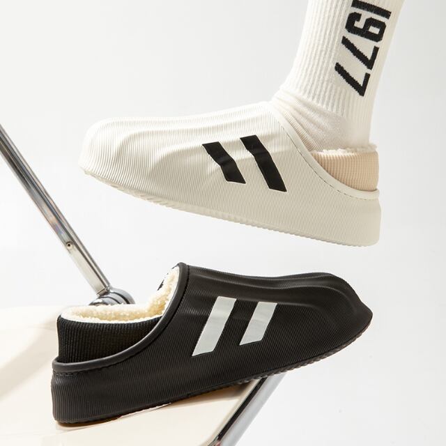 【予約販売】スリッポン サンダル 厚底 楽ちん 暖かい もこもこ ホワイト/ブラック ライン カジュアル スポーティー 靴 お洒落 ストリート 韓国 23cm/23.5cm/24cm/24.5cm/25cm/25.5cm/26cm/26.5cm/27cm/27.5cm