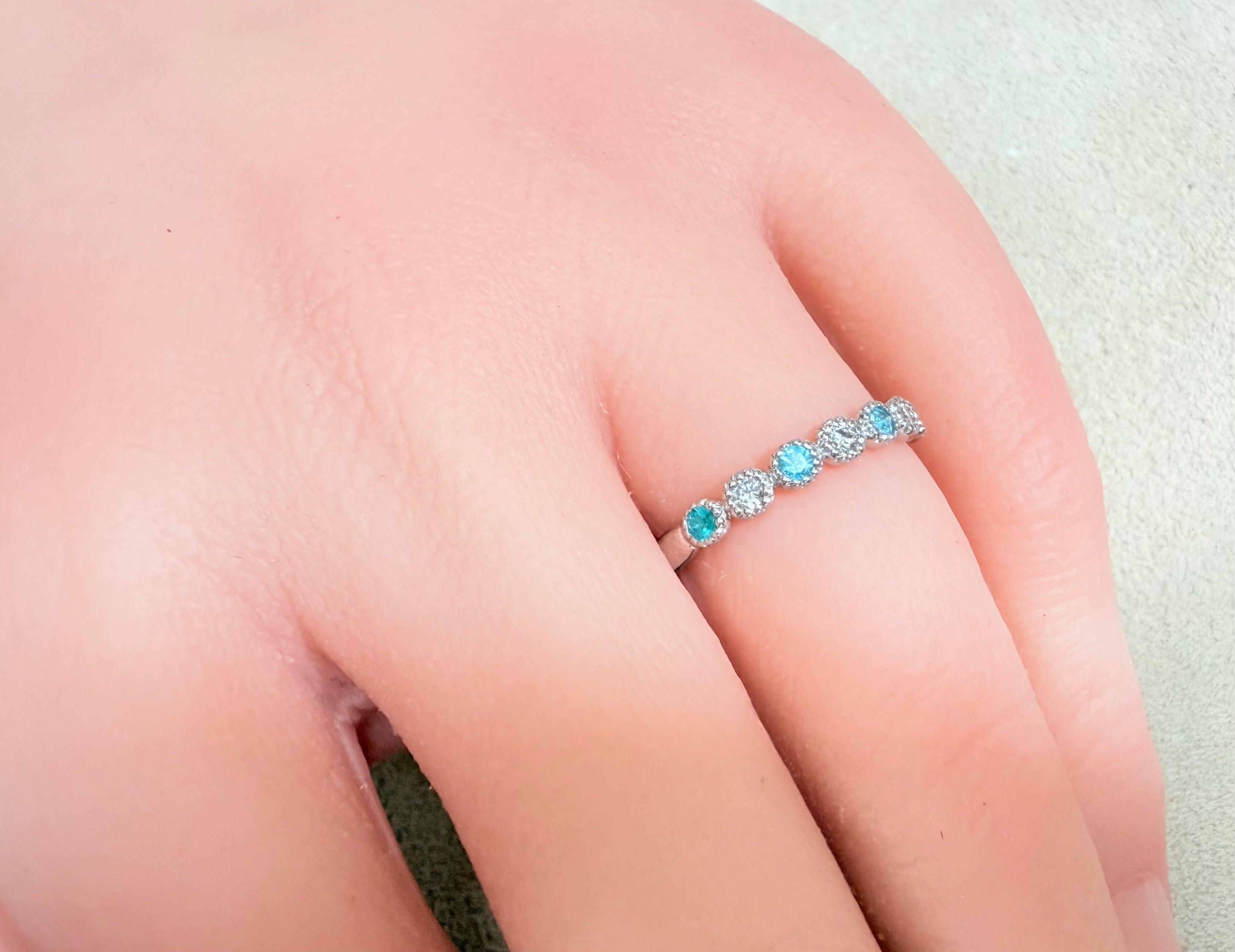 ミル打ち！ パライバトルマリン 0.13ct Pt950 リング（LASR737
