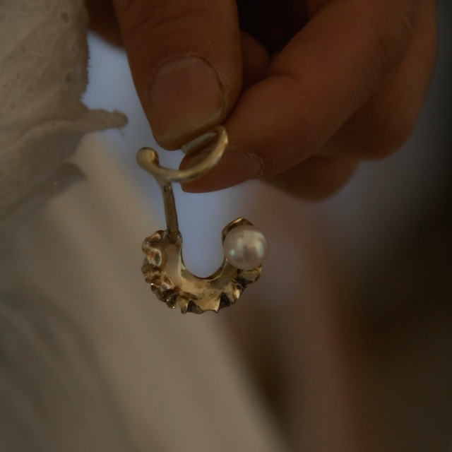 ふたひら  デュオ イヤーカフ（ゴールド）