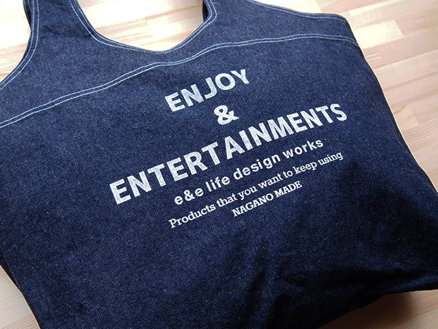 ショッピングショルダーバッグ（TOTE BAG DENIM "ENJOY & ENTERTAINMENTS"）