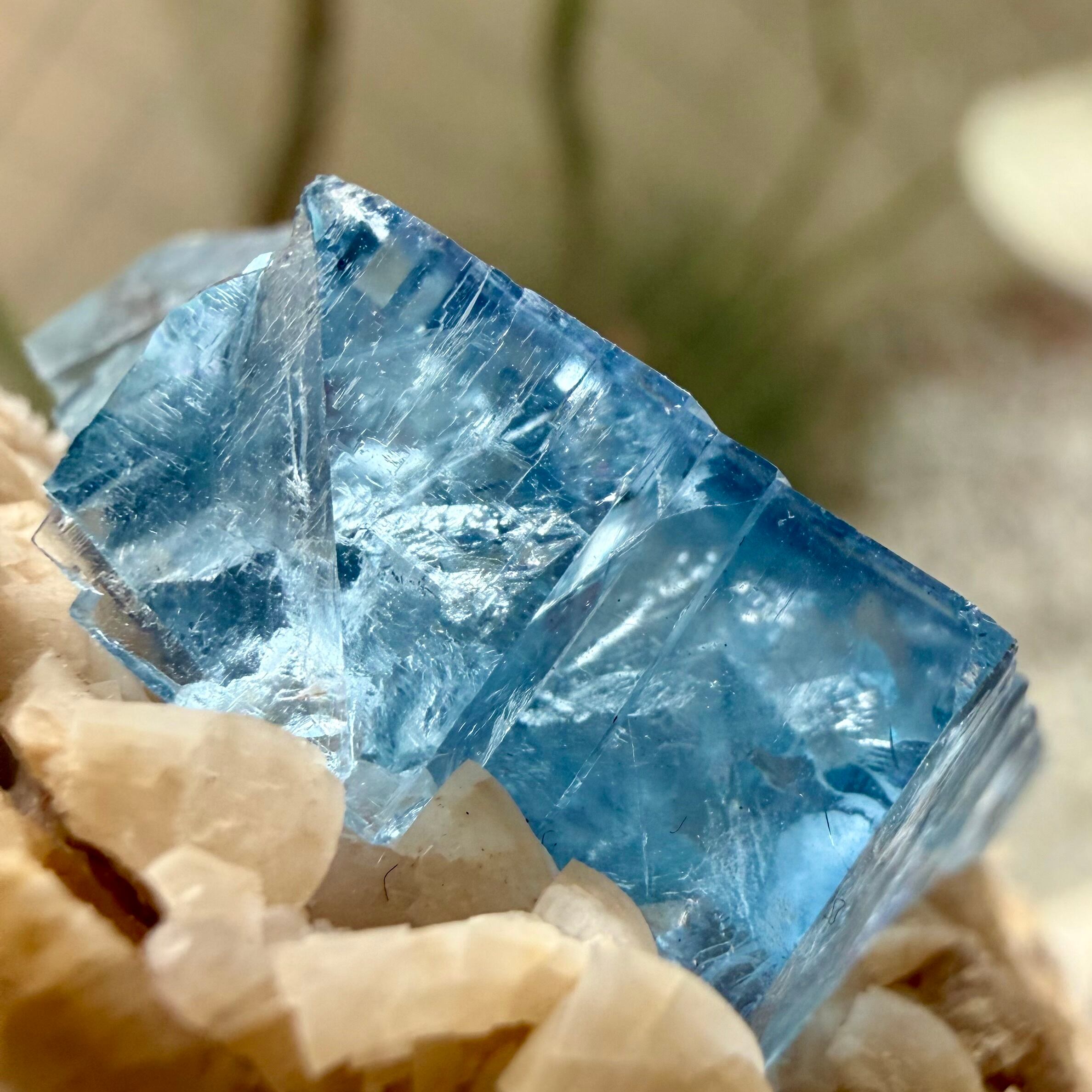 フローライト / ドロマイト【Fluorite on Dolomite】イングランド産