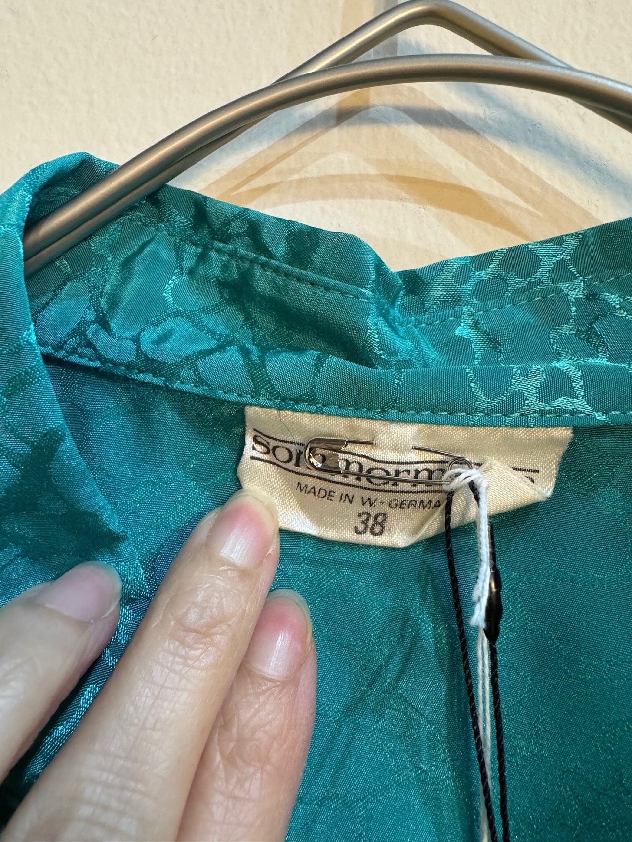 sommermann modell エメラルドグリーンブラウス