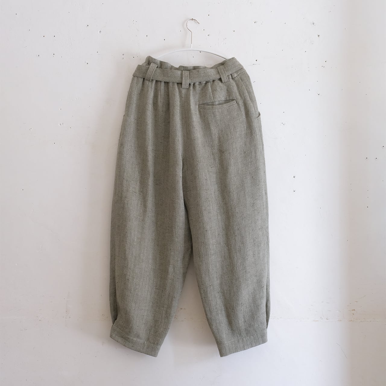 unisex egg pants A／herringbone linen〈gray×olive〉 | SALUÉ