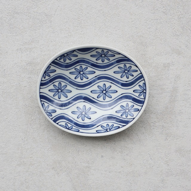波佐見焼　楕円皿（小）流水花紋　8-100