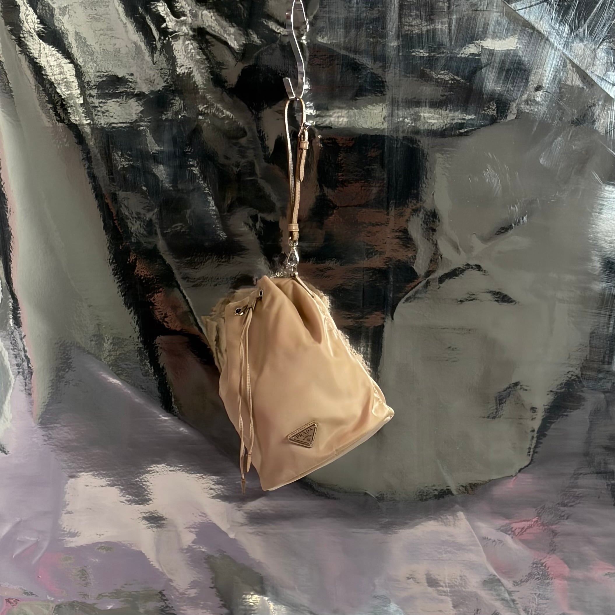 PRADA Re Nylon 巾着 ショルダーバック ナイロン ベージュ プラダ PRADA Re Nylon 巾着 ショルダーバック ナイロン ベージュ プラダ