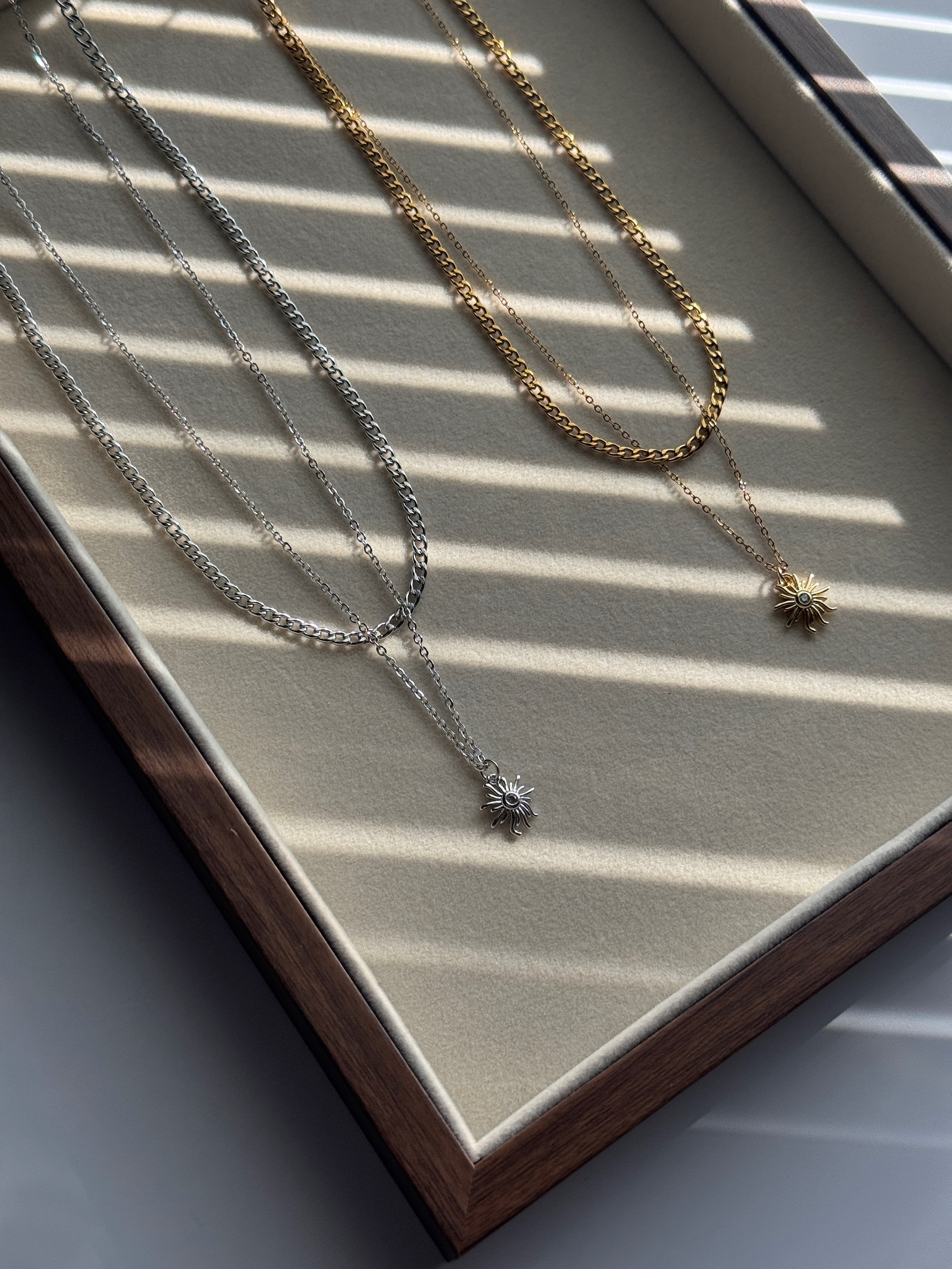 2color》 Sun Charm Layered Necklace | Écllant