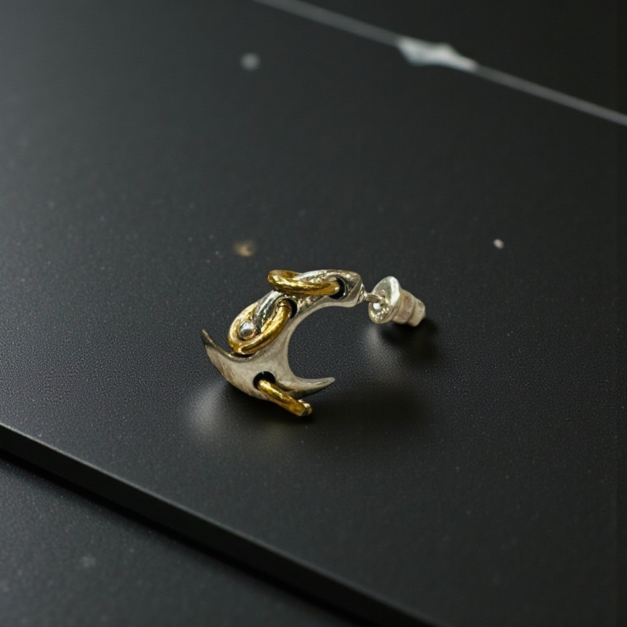 送料無料 k18ピアス 6mm CZダイヤ k18 18金ピアス k18刻印有り 片耳