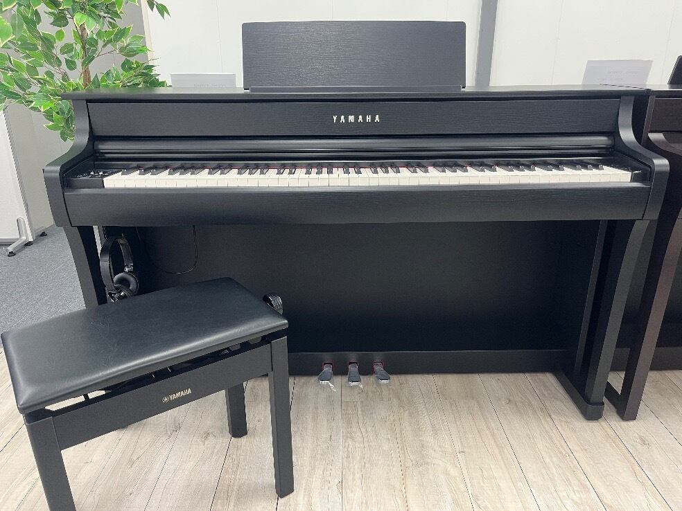 ★79563【電子ピアノ】YAMAHA CLP835B 24年製