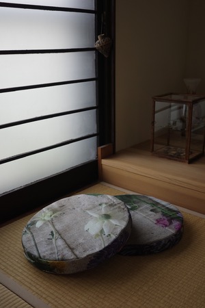 rūpa print fabric ZABUTON（中材入り）"All living things have meaning "