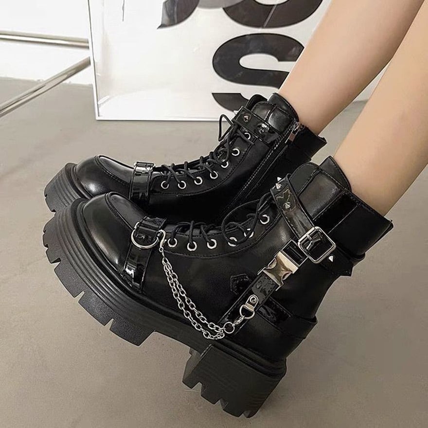 DOLLSKILL 厚底 ブーツ 靴 黒 ブラック バックル ベルト パンク サブカル 地雷系 厚底ブーツ バックルベルト ストリートファッション