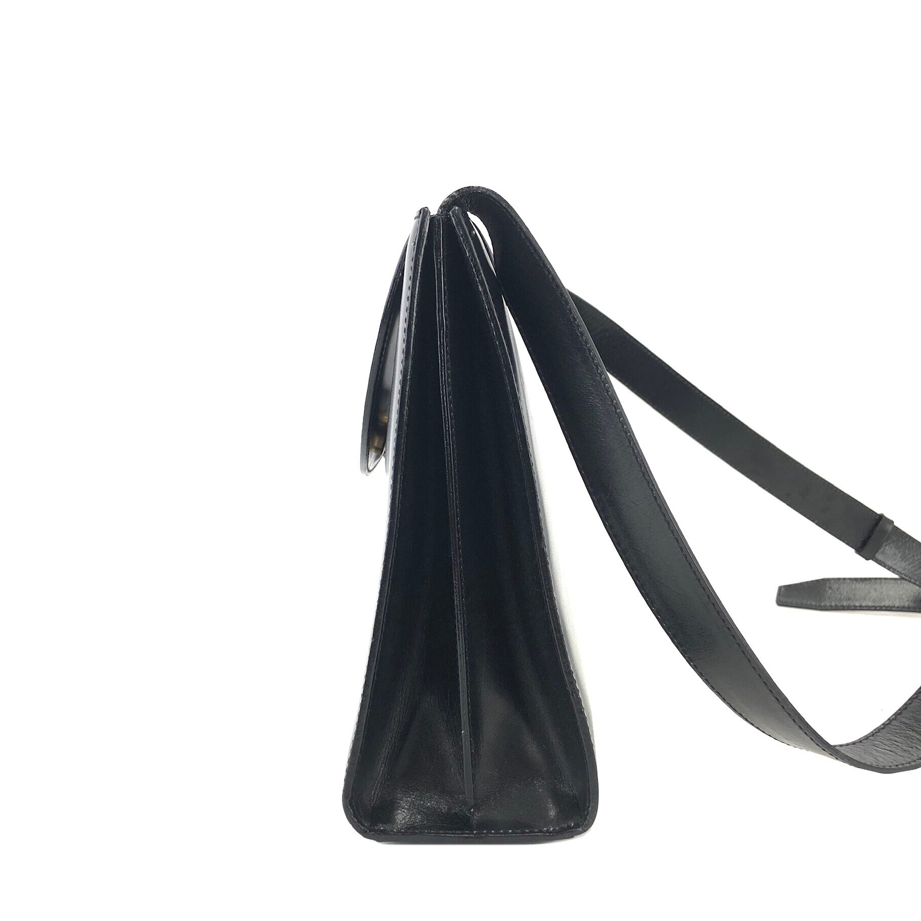 CELINE セリーヌ ロゴ型押し レザー カットアウト フラップ