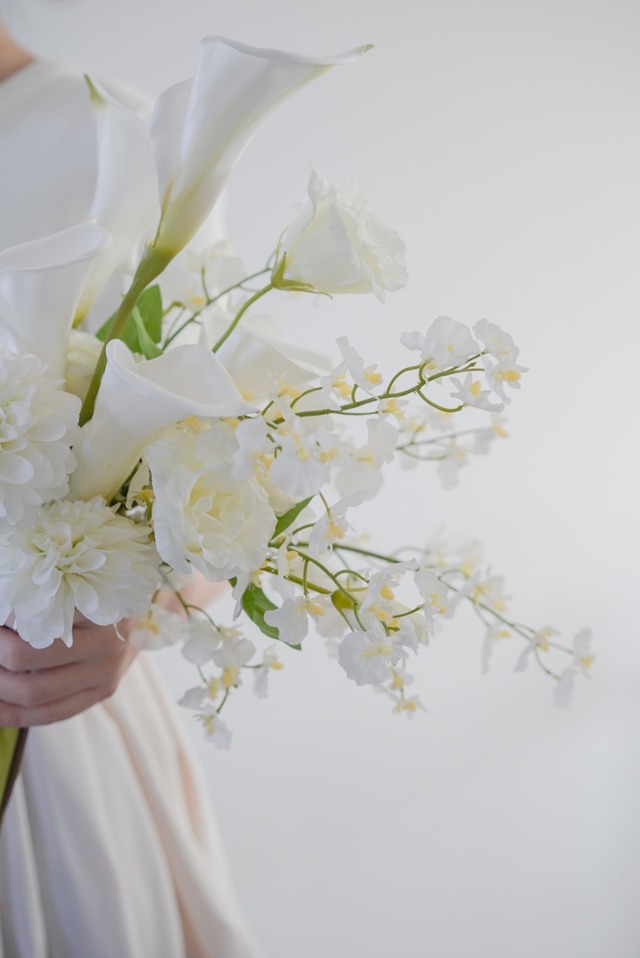 〈完成品販売ブーケ〉White collar artificial flower bouquet