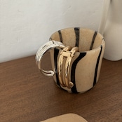 spring metal line bangle/gold