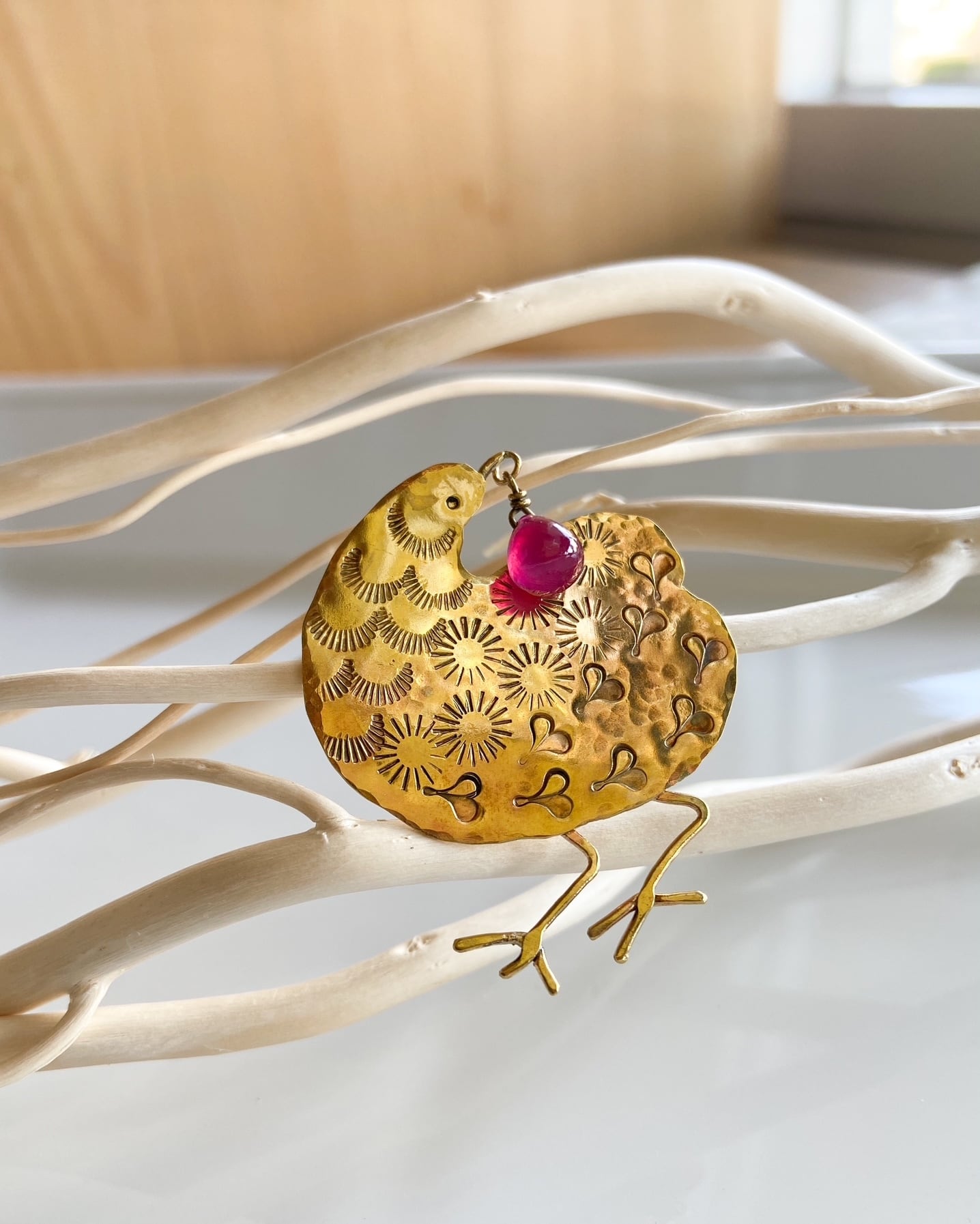 art jewelry marble　小鳥ブローチ