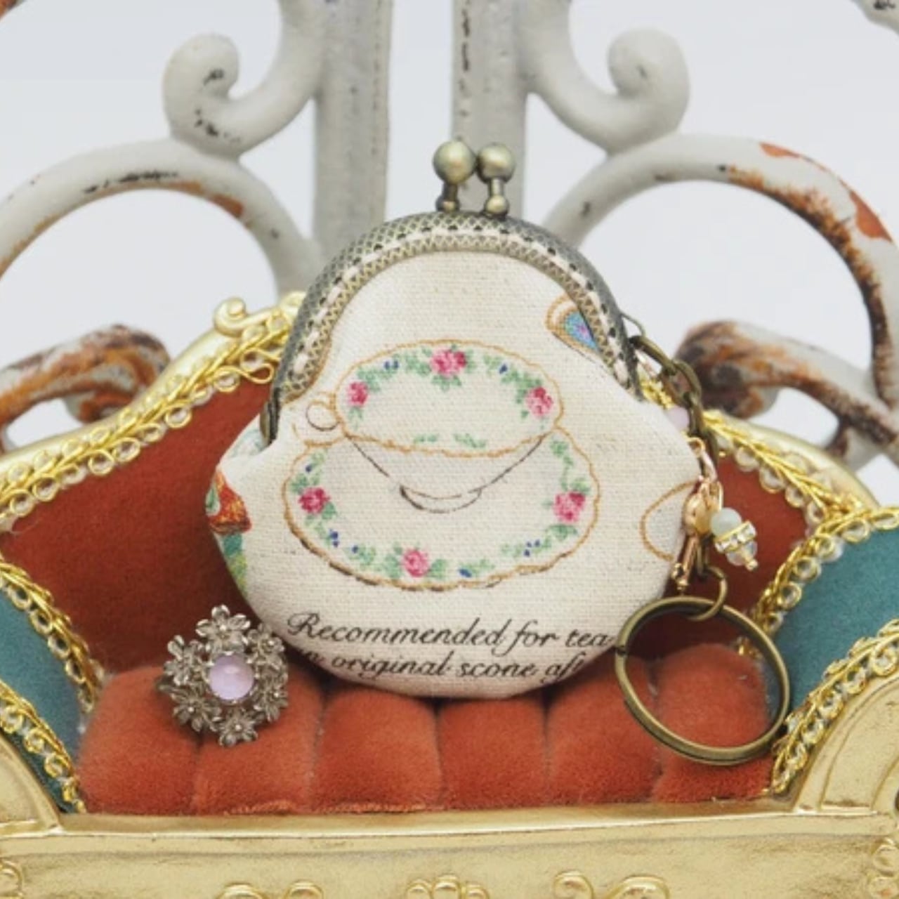 【ハンドメイド】がま口バッグチャーム|アフタヌーンティー (表面:フランス製生地 生成り/口金5cm)