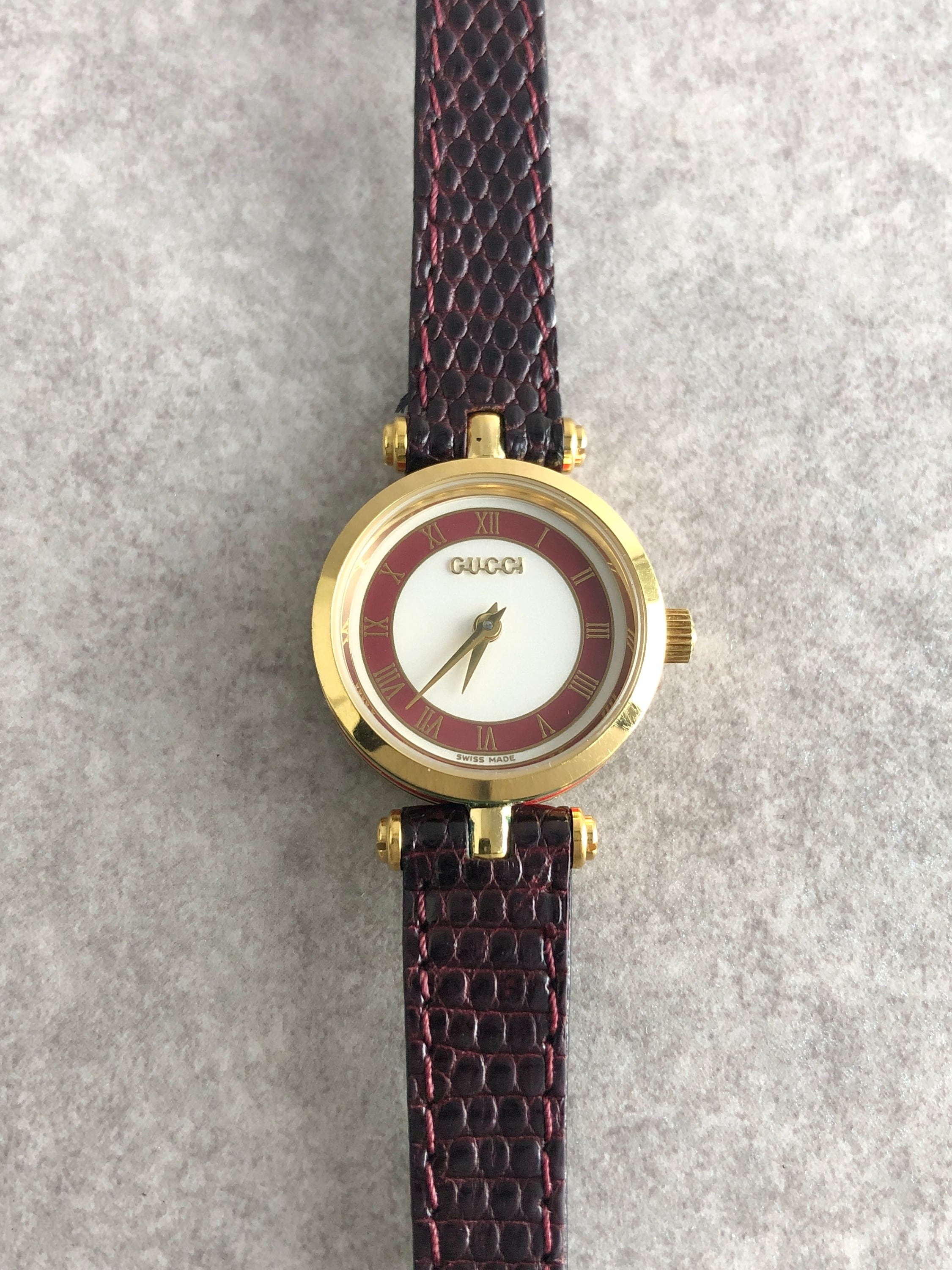 GUCCI グッチ 腕時計 ゴールド レッド シェリーライン レザー