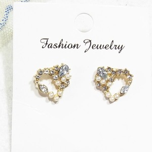 ラインストーンのハートピアス　 コスチュームジュエリーのセール通販　11374P