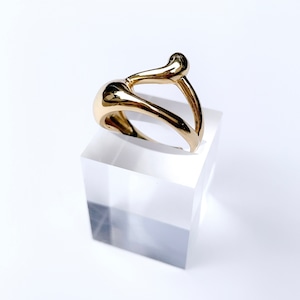 Swan ring