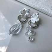 フラワー × クリア アシンメトリーピアス / サージカルステンレス