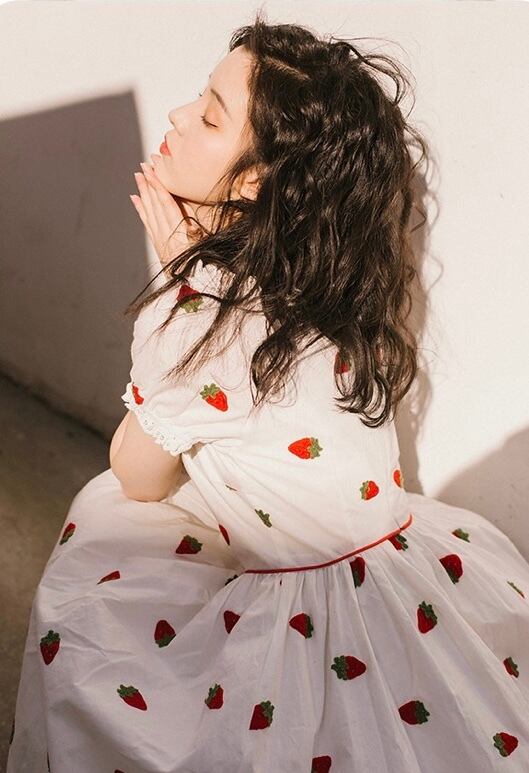 シンプルいちごのワンピース | イチゴノクニ