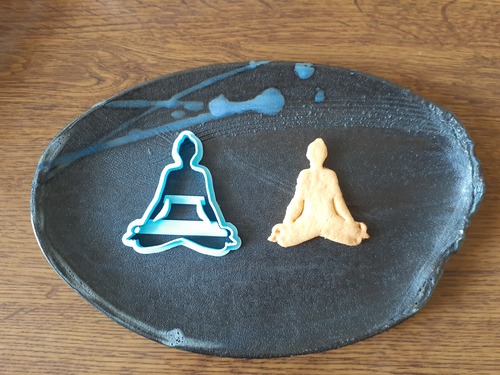 クッキー型 ヨガ1 枠のみ