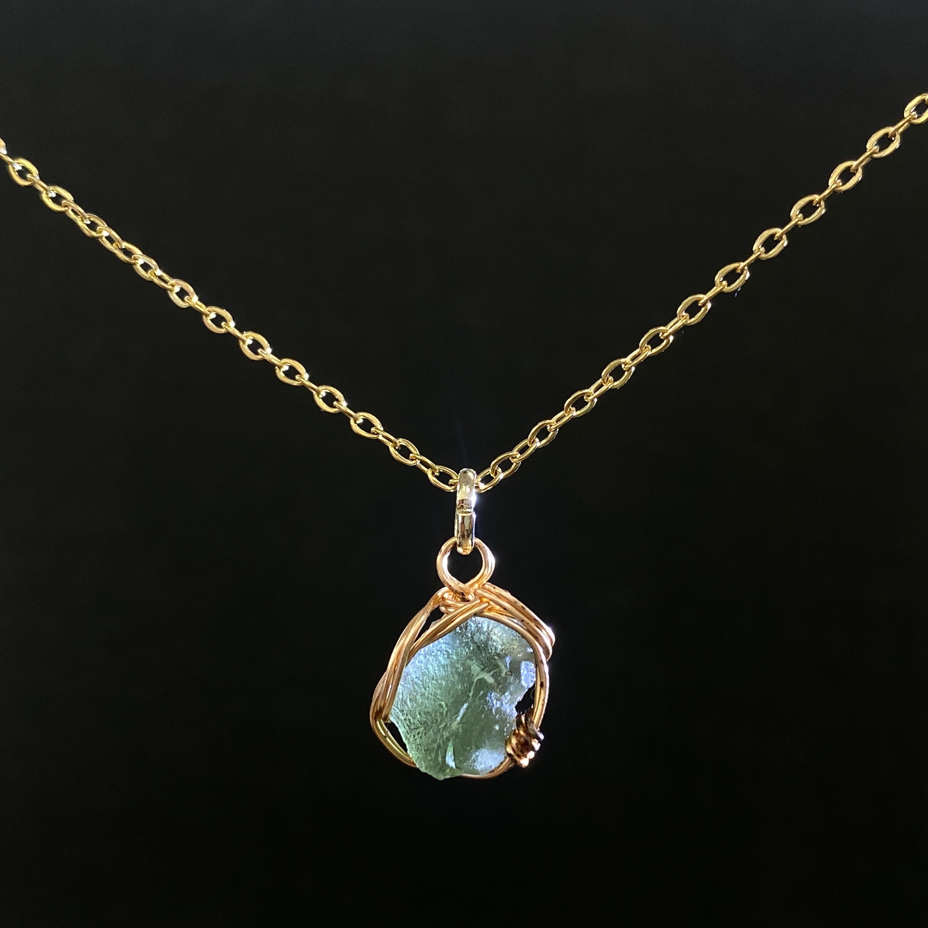 モルダバイト 2粒売 10.5㎜ 10.1㎜　オマケ、モルダバイトのカボション Moldavite モルダバイト | 【隕石屋】METEOS（メテオス）