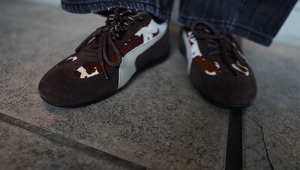 animal suede leather sneaker／cow brown