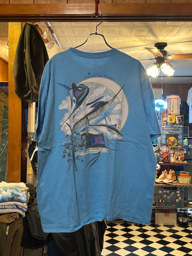 Guy Harvey のフィッシング グラフィック ポケットTシャツ（ブルー）