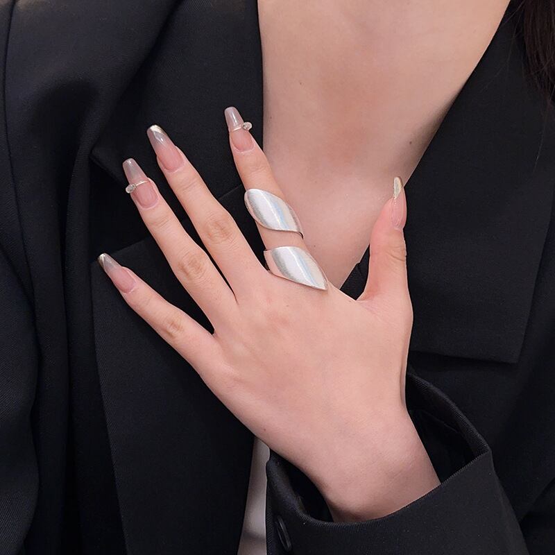 100% S925シルバー マット仕上げリング 巻きリボン