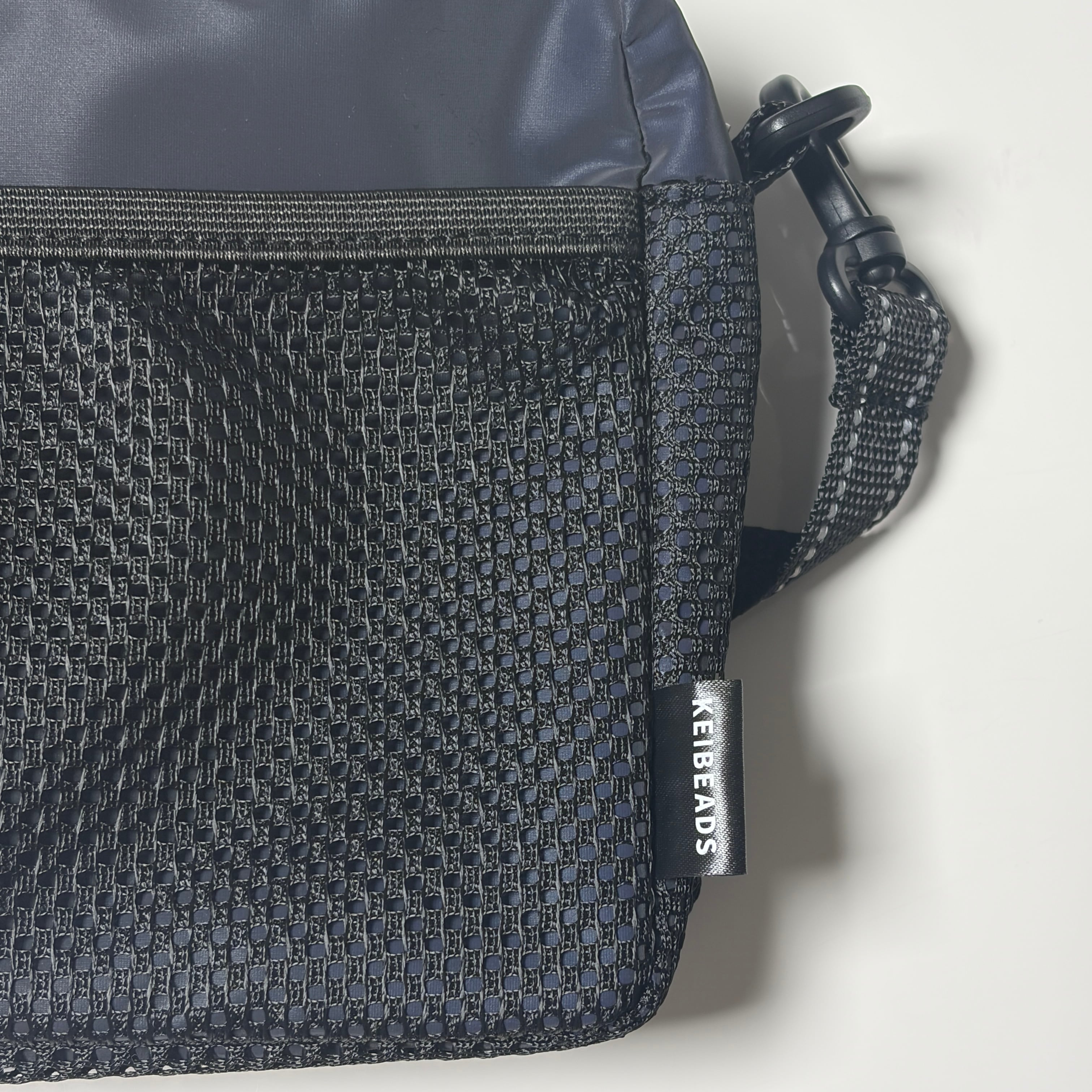 改良型】車のライトで光る！FUTUREサコッシュバッグ横型 | KEIBEADS