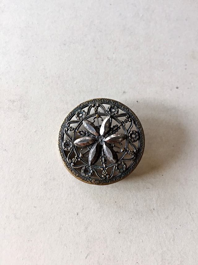 19世紀 フランス 2.8c 黒銀の潜む万華鏡的花々とカットスチールボタン アンティーク