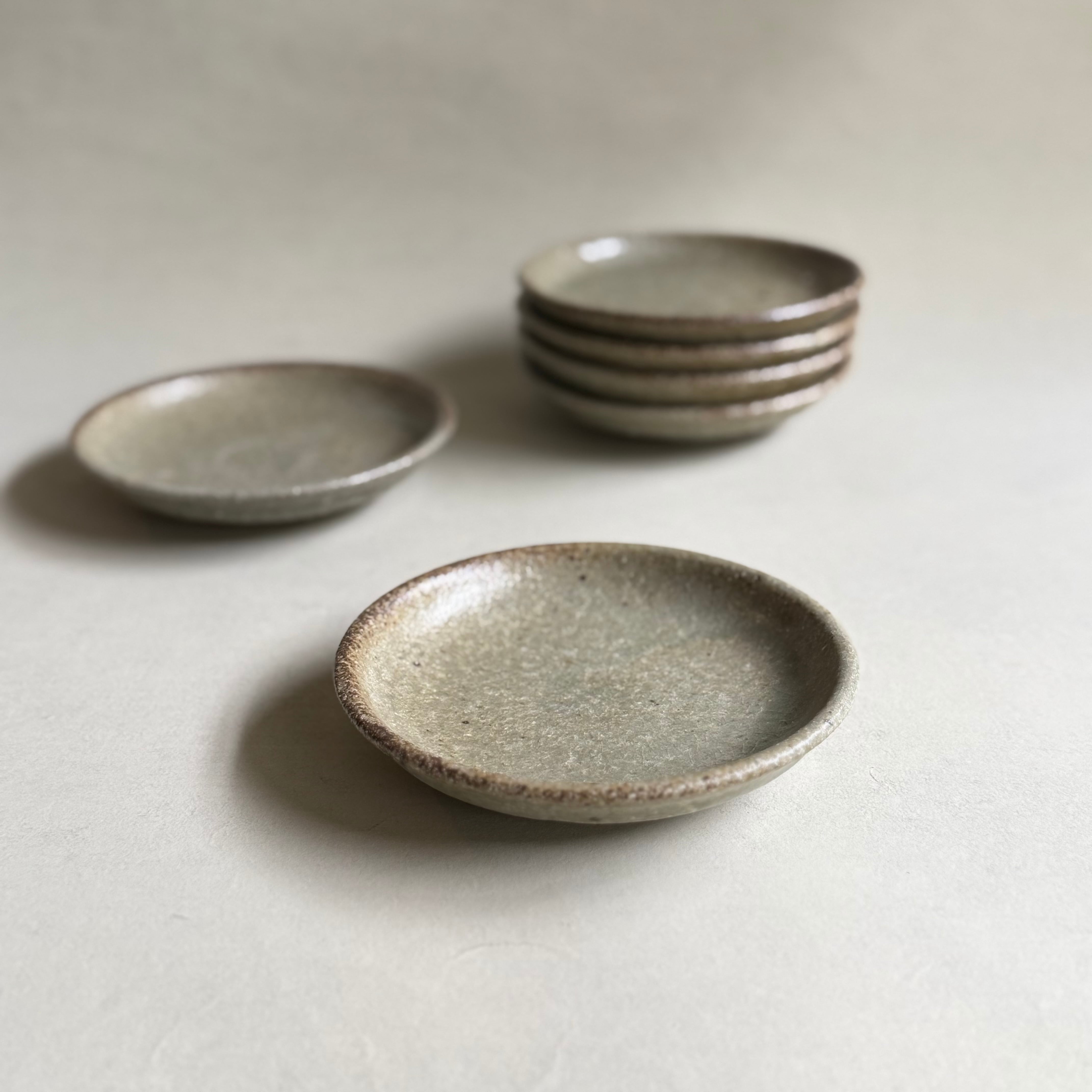 叶谷真一郎／鉄釉皿セット 叶谷真一郎 4.5寸手塩皿 灰 | gallery 一白